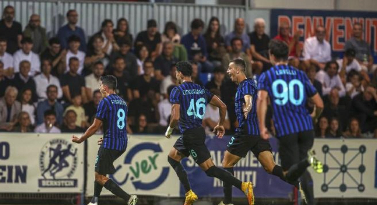 国际米兰取胜顽强,逼近联赛领军 国际米兰取胜顽强,逼近联赛领军